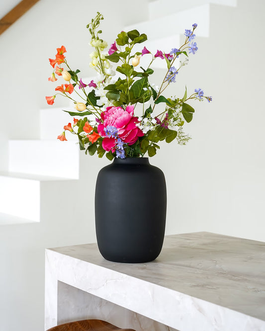 Prachtig kunstboeket Boeket Hermosa van Fan of Flowers in zwarte vaas Negro maat M voor in het interieur
